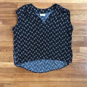 Black patterned hi-low blouse